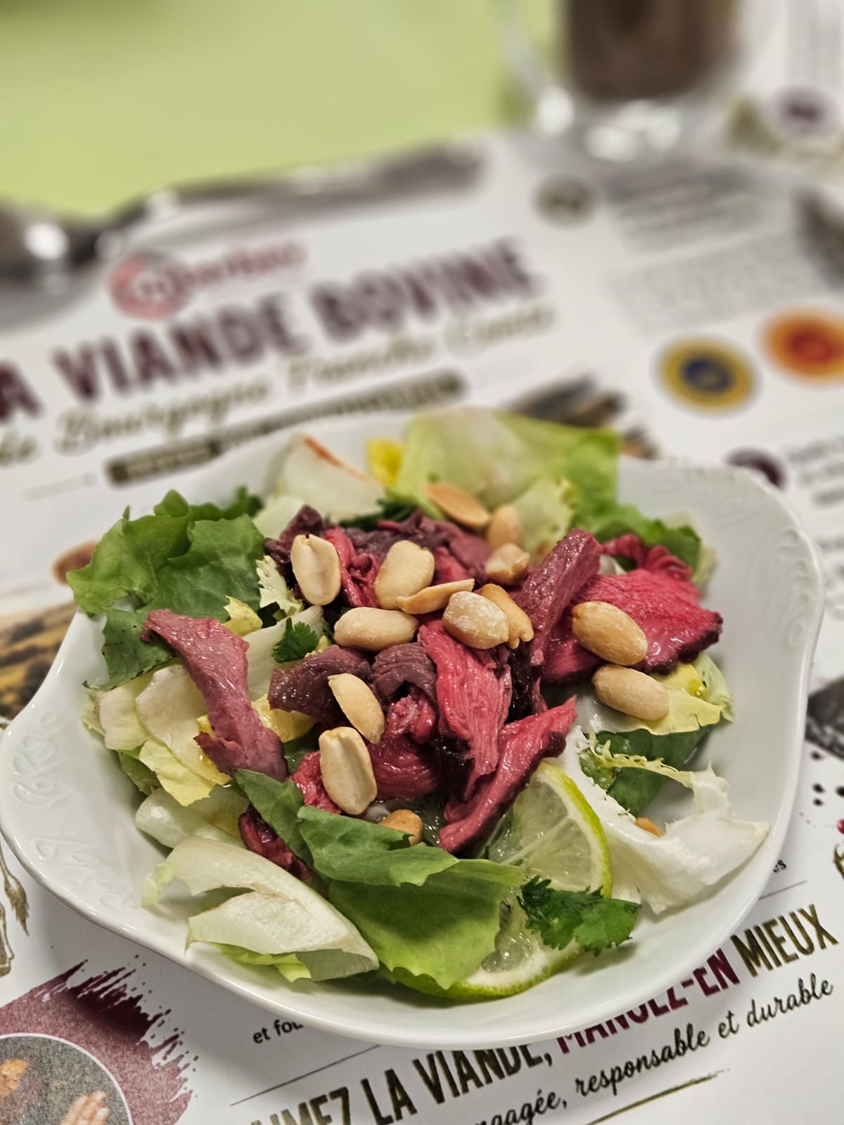 Les cuisines du monde sont une bonne entrée en matière pour un public de jeunes adultes. Crédit photo : Grégory Maille/Restau'co