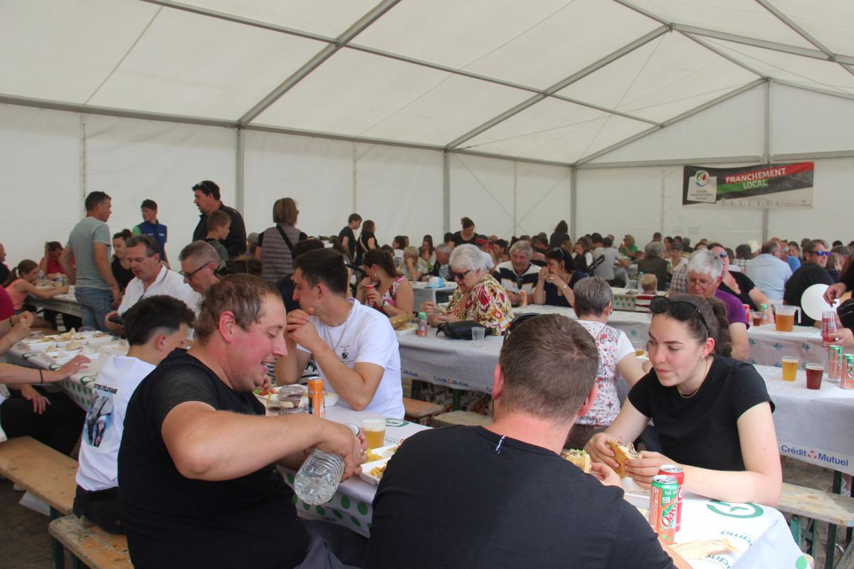 Les produits locaux étaient à l'honneur pendant trois jours, avec un service de restauration très efficace. Crédit photo : AC Les produits locaux étaient à l'honneur pendant trois jours, avec un service de restauration très efficace. Crédit photo : AC
