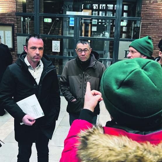 Mardi matin, à la sortie de l'audience. L'affaire est mise en délibéré au 5 février. Crédit photo : AG/Terres de Bourgogne