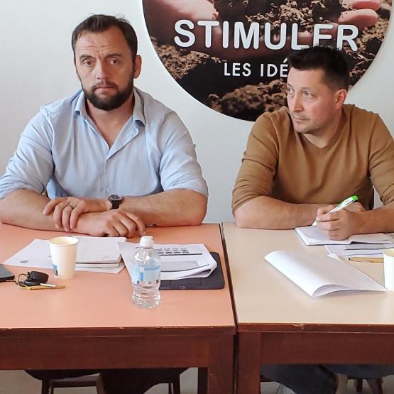 Stéphane Sauce (à gauche), succède à Christophe Chambon à la tête de la FRSEA. Crédit photo : FRSEA BFC