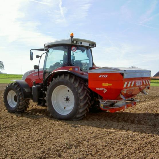 Le nouveau dispositif de taxation des engrais azotés importés selon leur bilan carbone estimé va renchérir le coût de ce fertilisant. Crédit photo : AC