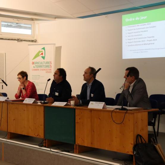 (De G. à D.) Laurence Bruneau, directrice du LIAL Rioz, Yves Grandemange, président du LIAL Rioz, Bruno Da Silva, commissaire aux comptes et Frédéric Bretillot, expert-comptable. Crédit photo : Marion Falibois