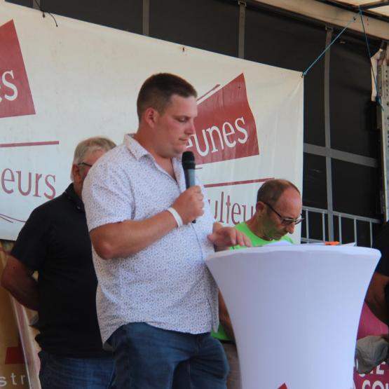A la tribune Louis Wicky a rapellé les graves inquiétudes qui préoccupent actuellement les agriculteurs du département, après un été sec et torride.