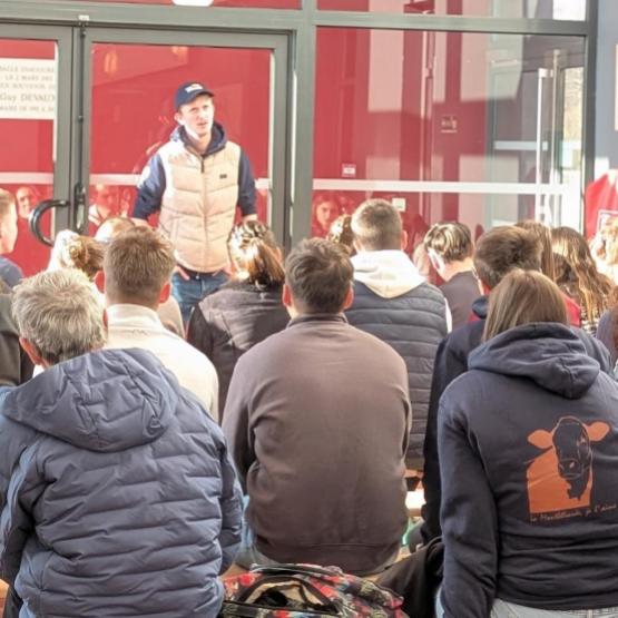 90 apprenants sont venus de toute la région à la journée porcine pour y découvrir les métiers de la filière. Crédit photo : Franche-Comté élevage.