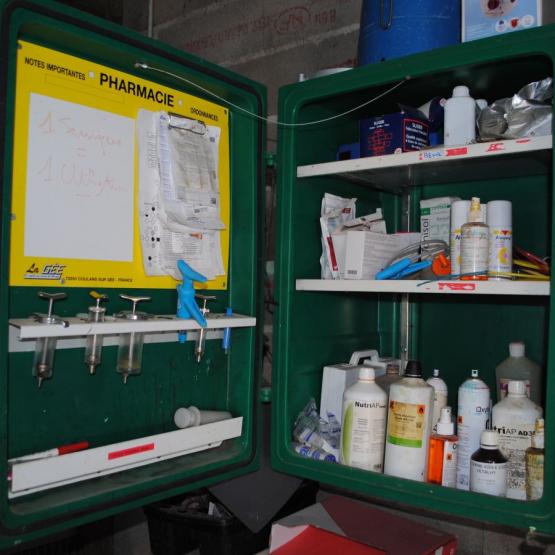 C’est plus pratique lorsque tout est stocké dans la bergerie et au même endroit. Crédit photo : CIIRPO