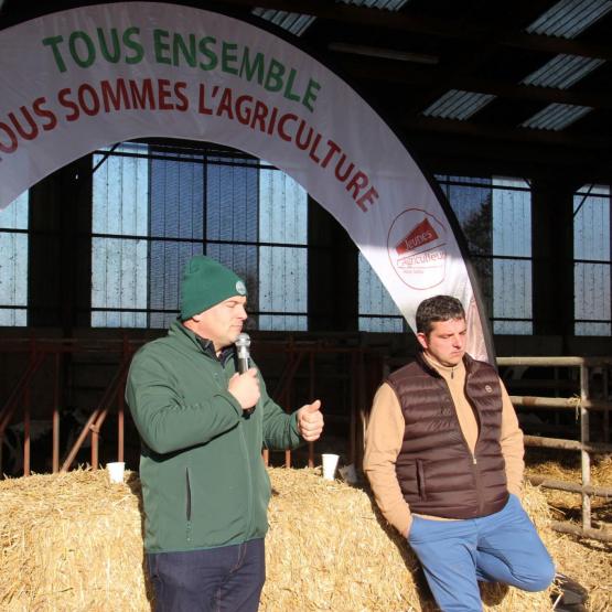 Très à l’aise et au fait de ses dossiers, Yohann Barbe a tenu un discours à la fois optimiste et offensif : pas question de se laisser spolier de la valeur ajoutée du lait ! Crédit photo : A.Coronel