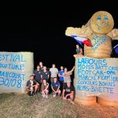 Les JA du canton de Dampierre-sur-Salon/Champlitte ont installé des constructions de paille pour annoncer l’évènement.