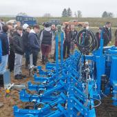 Le binage fait partie de la panoplie des alternatives au glyphosate. Crédit photo : Vesoul Agrocampus