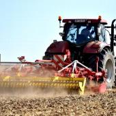 Le déchaumage remplit plusieurs fonctions agronomiques.
