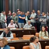 La délégation des agriculteurs de Saône-et-Loire s'est invitée dans l'amphithéâtre du Conseil régional de BFC, à Dijon, où se tenait la Conférence régionale agricole. Crédit photo : Berty Robert