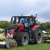 Plusieurs matériels étaient en démonstration sur le site : l’occasion d’échanger sur les débits de chantier, les limites de certaines machines, la qualité des opérations réalisées.