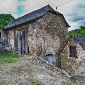 Ancien corps de ferme en zone rurale. Photo libre de droit