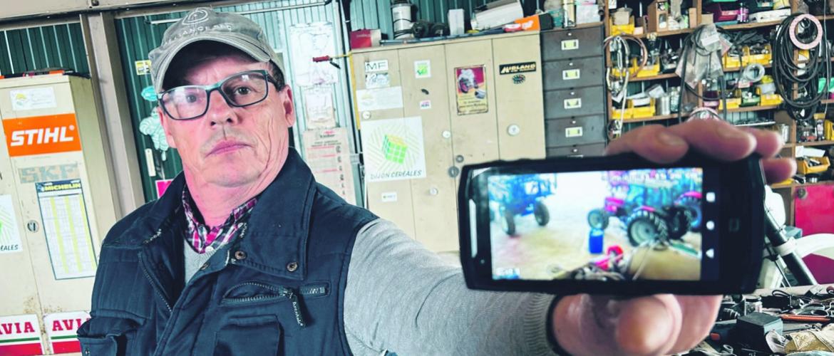 Philippe Gransagnes a fait installer plusieurs caméras, en plus de cinq alarmes. Les images peuvent être visionnées sur son téléphone, où qu’il soit. Crédit photo : Aurélien Genest