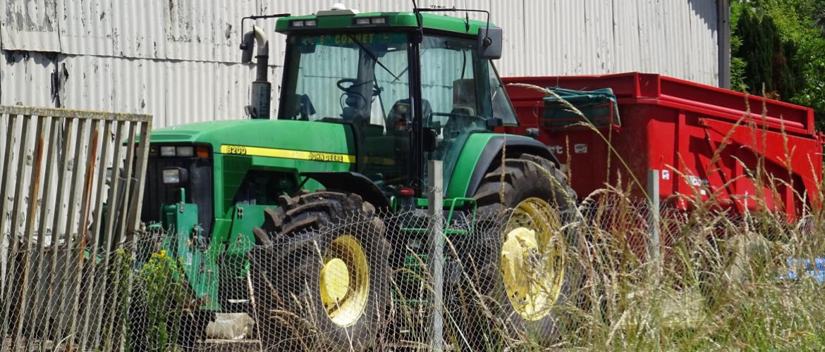 SV Pro récupère la distribution de la marque John Deere, après que Demeterre ait opté pour Massey Fergusson. 