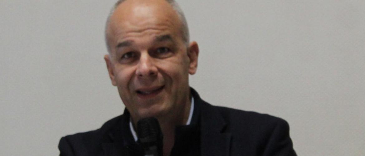 Face aux exploitants jurassiens, Arnaud Rousseau a défendu une agriculture « de bon sens » et tournée vers la production. Crédit photo : Sébastien Closa/JAR