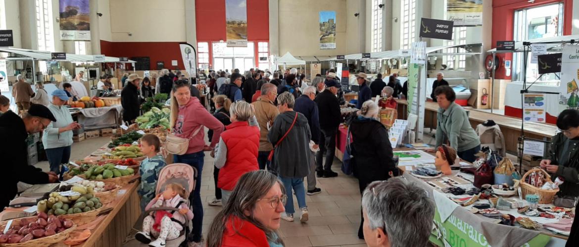 Un marché de producteurs biologiques de Haute-Saône, avec des animations et des ateliers pédagogiques pour un public familial, était organisé par le GAB70. Crédit photo : Louise Dalmasso/CA70