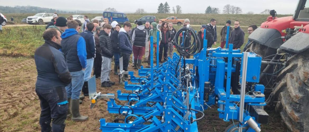 Le binage fait partie de la panoplie des alternatives au glyphosate. Crédit photo : Vesoul Agrocampus