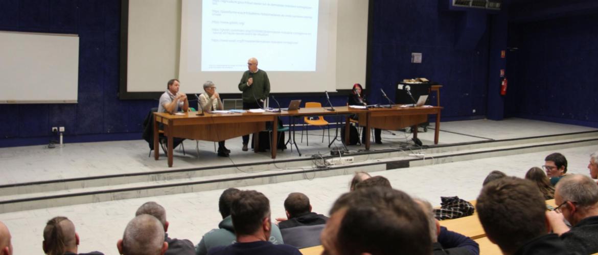 Vendredi 5 décembre, la DSPPT de Haute-Saône organisait une réunion d'information pour les éleveurs en zone règlementée DNC. Crédit photo : AC
