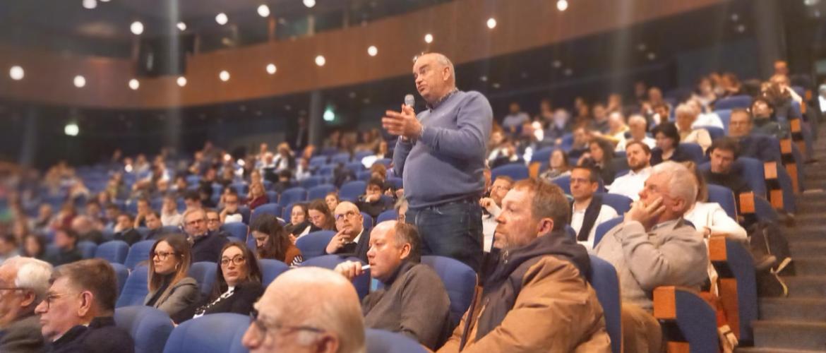 Ces Assises nationales de l'agrivoltaïsme ont donné lieu à de nombreux débats et échanges notamment sur des évolutions législatives pouvant remettre en cause la rentabilité de certains projets. Crédit photo : Berty Robert