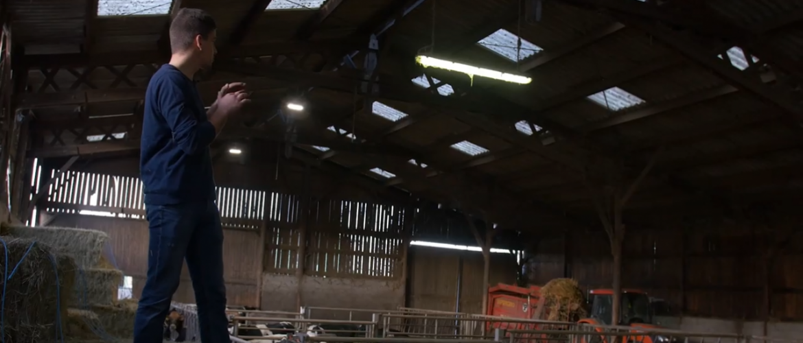 Les luminaires proposés utilisent une technologie LED « intelligente », capable de s’ajuster en fonction de la lumière ambiante.