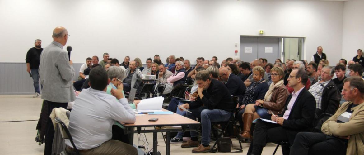 La réunion de crise a permis de répondre à de nombreuses questions au sujet du bien-fondé de mesures réglementaires déployées pour éradiquer le virus de la DNC sur le territoire national.