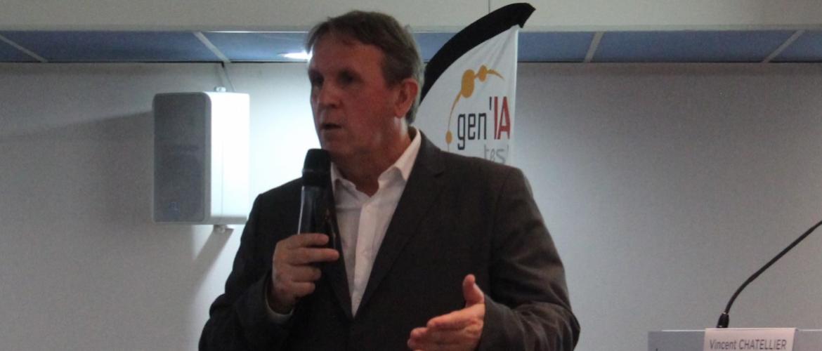 Le chercheur en économie agricole a régalé l’assistance de ses bons mots... Crédit photo : A.Coronel