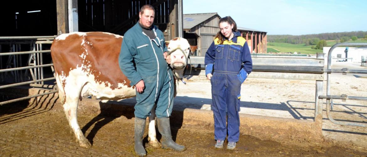 Vincent Crucerey et sa cousine Agathe, avec Oljetta, qui participera au festival de l'élevage.